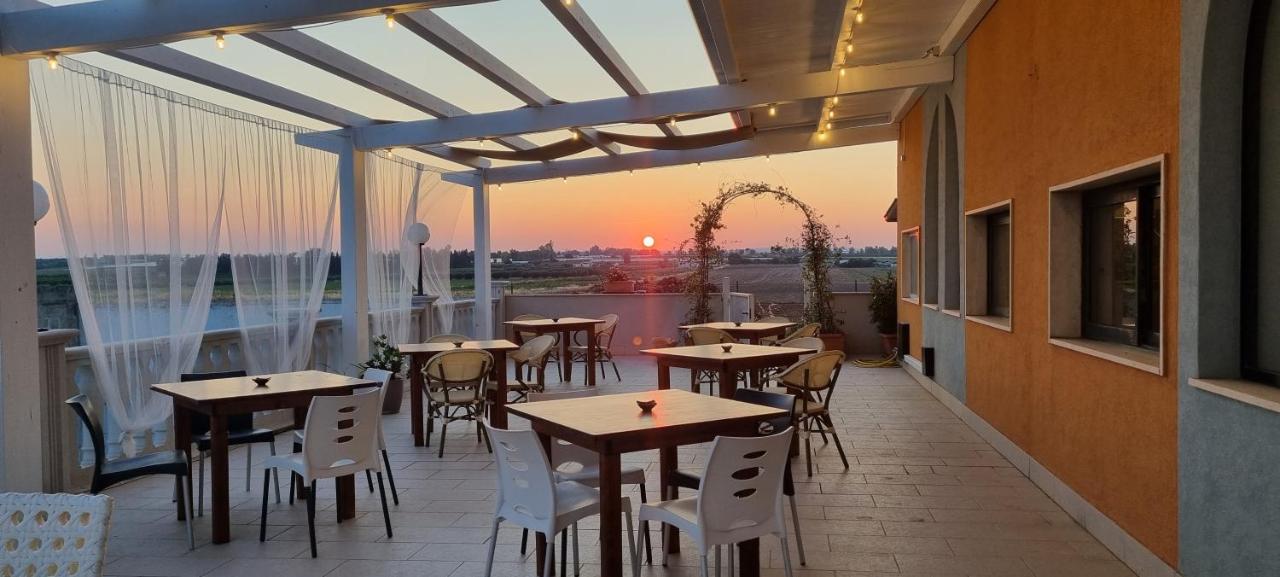 Hotel Palatinum Метапонто Екстериор снимка