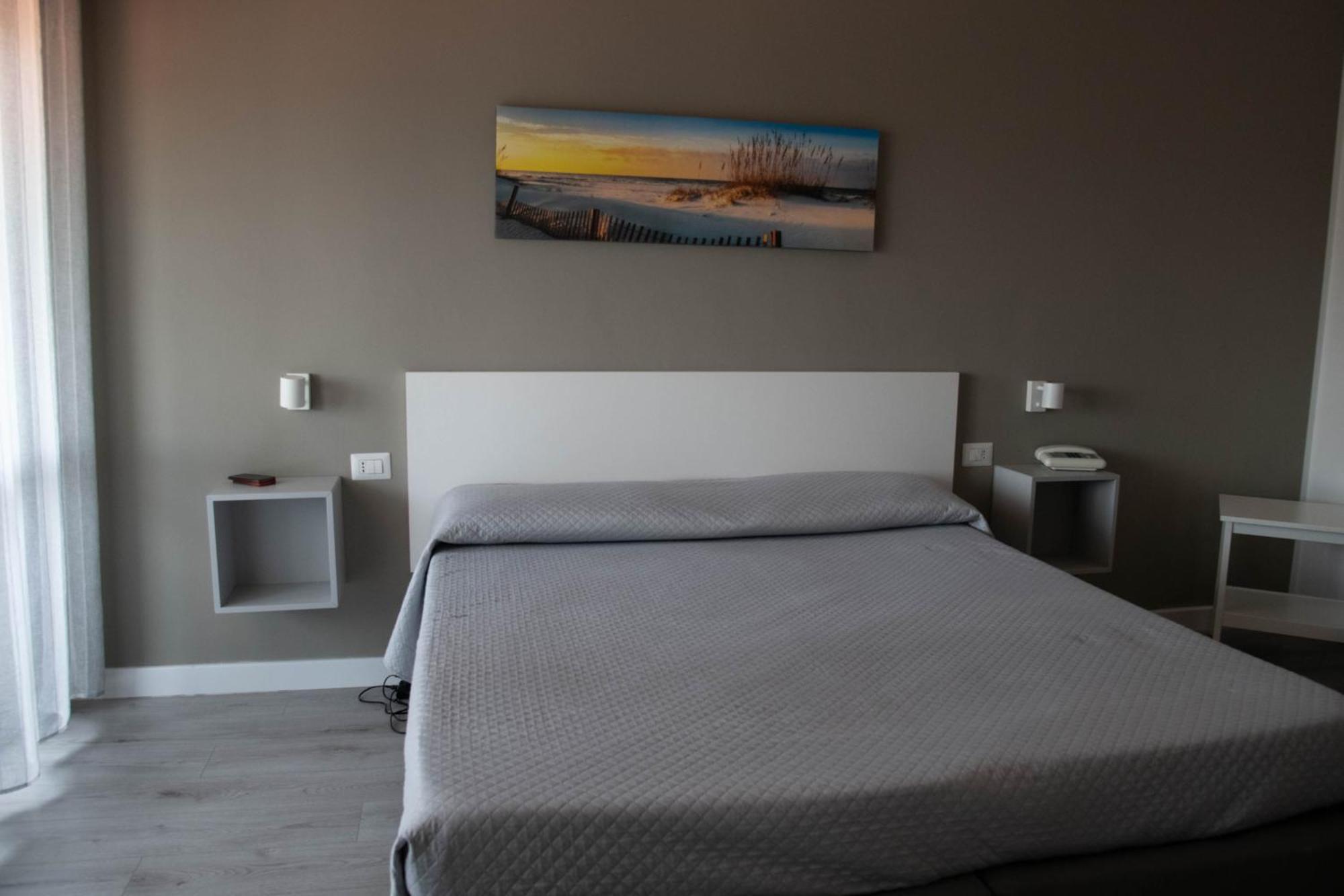 Hotel Palatinum Метапонто Екстериор снимка