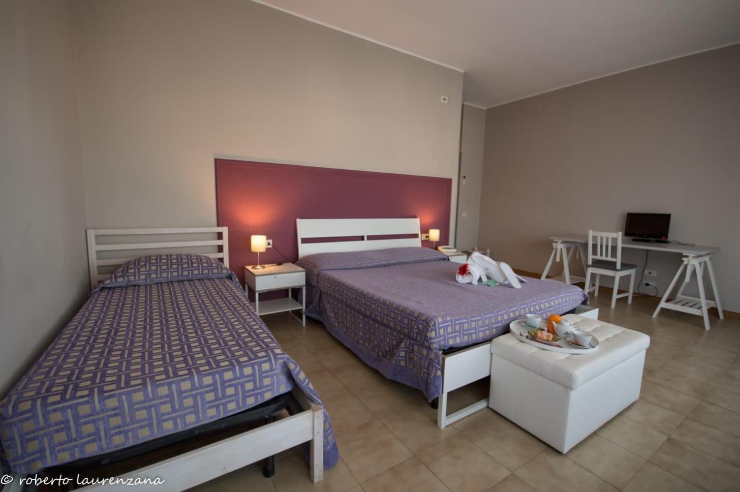 Hotel Palatinum Метапонто Екстериор снимка