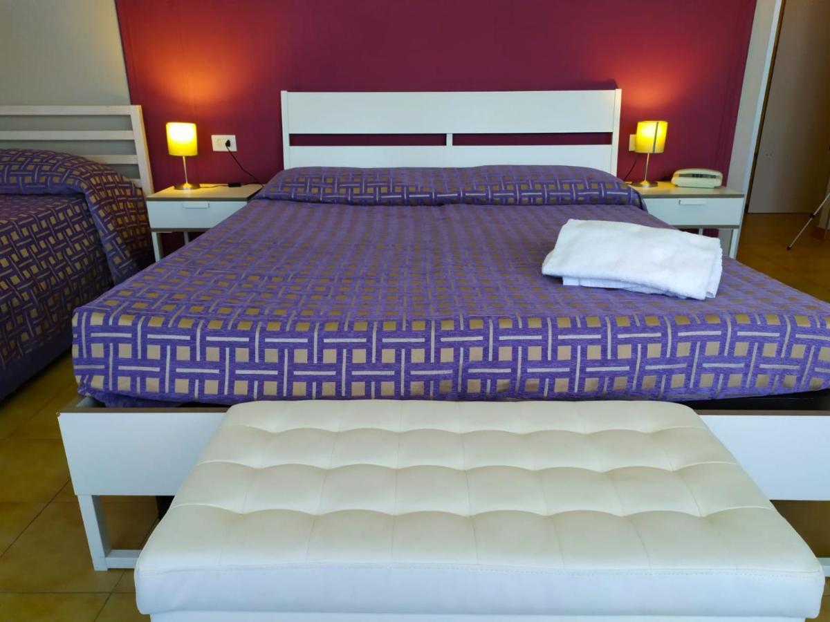 Hotel Palatinum Метапонто Екстериор снимка