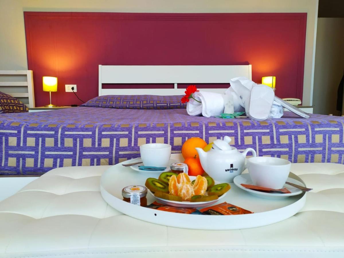 Hotel Palatinum Метапонто Екстериор снимка